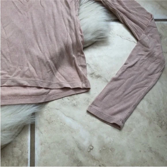 Me To We Ribbed Crop Top - Picture 5 of 5